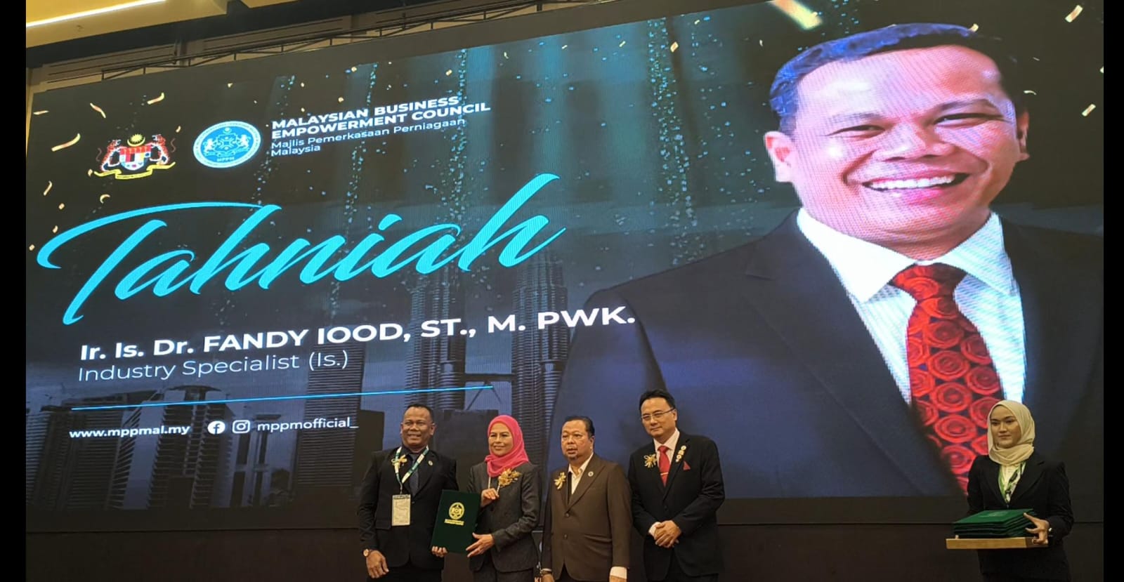 Ketua Umum APPEKNAS Terima Gelar Industrial Specialist (IS) di Kuala Lumpur