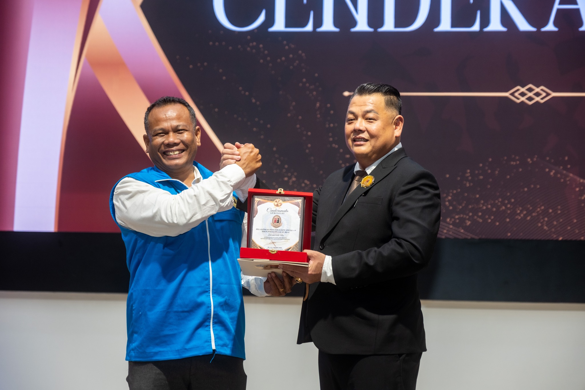 Ketum Fandy Iood Lantik Gilbert Hoo Nahkodai APPEKNAS Kepri, Dorong Kontraktor Konstruksi dalam Pembangunan Berkelanjutan